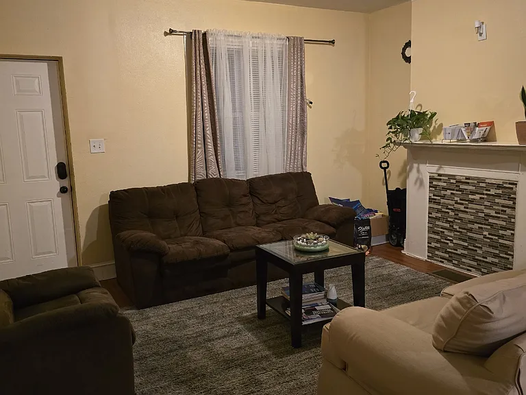 916 E Woodlawn St — Photo 11