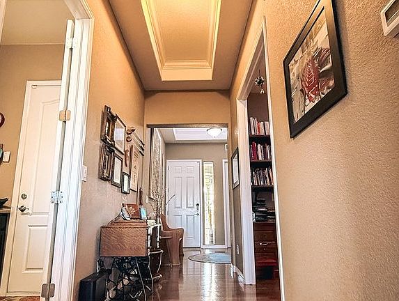 4th image of 2083 Vineyard Dr