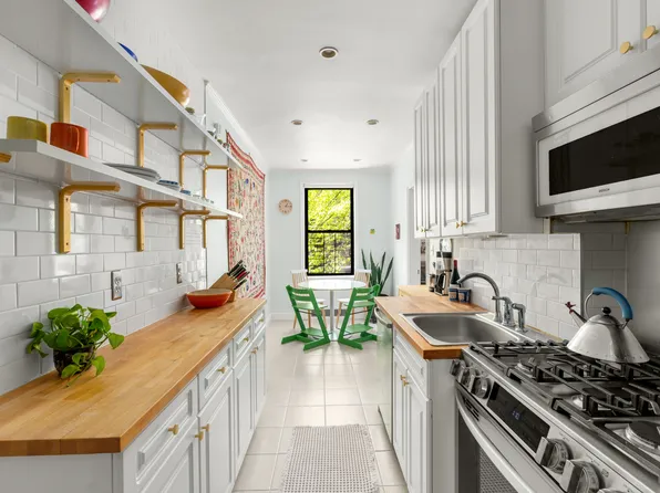 657 East 26th Street image 1 of 8