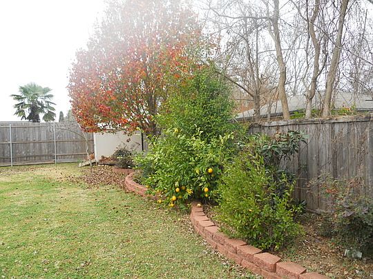 2nd image of 909 W Pointe Dr