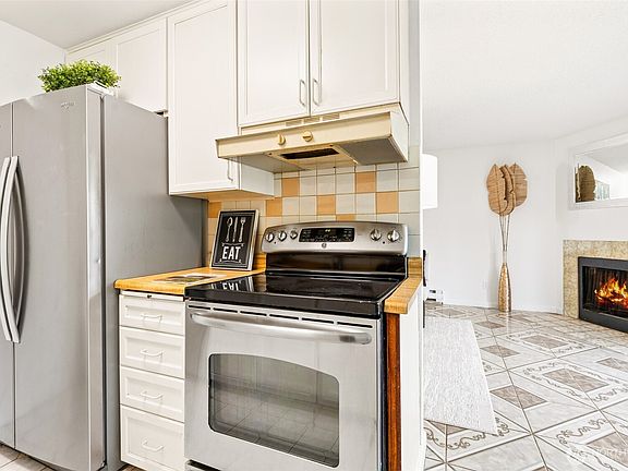 3rd image of 2020 Grant Avenue S #A202