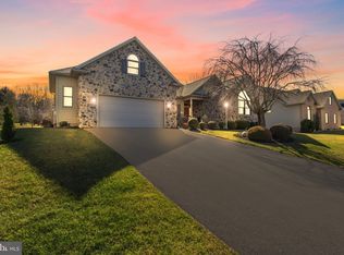 11302 Green Ridge Dr, Waynesboro, PA 17268