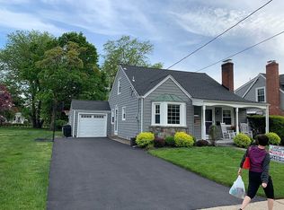 24 Pompton Ave, Pompton Lakes, NJ 07442