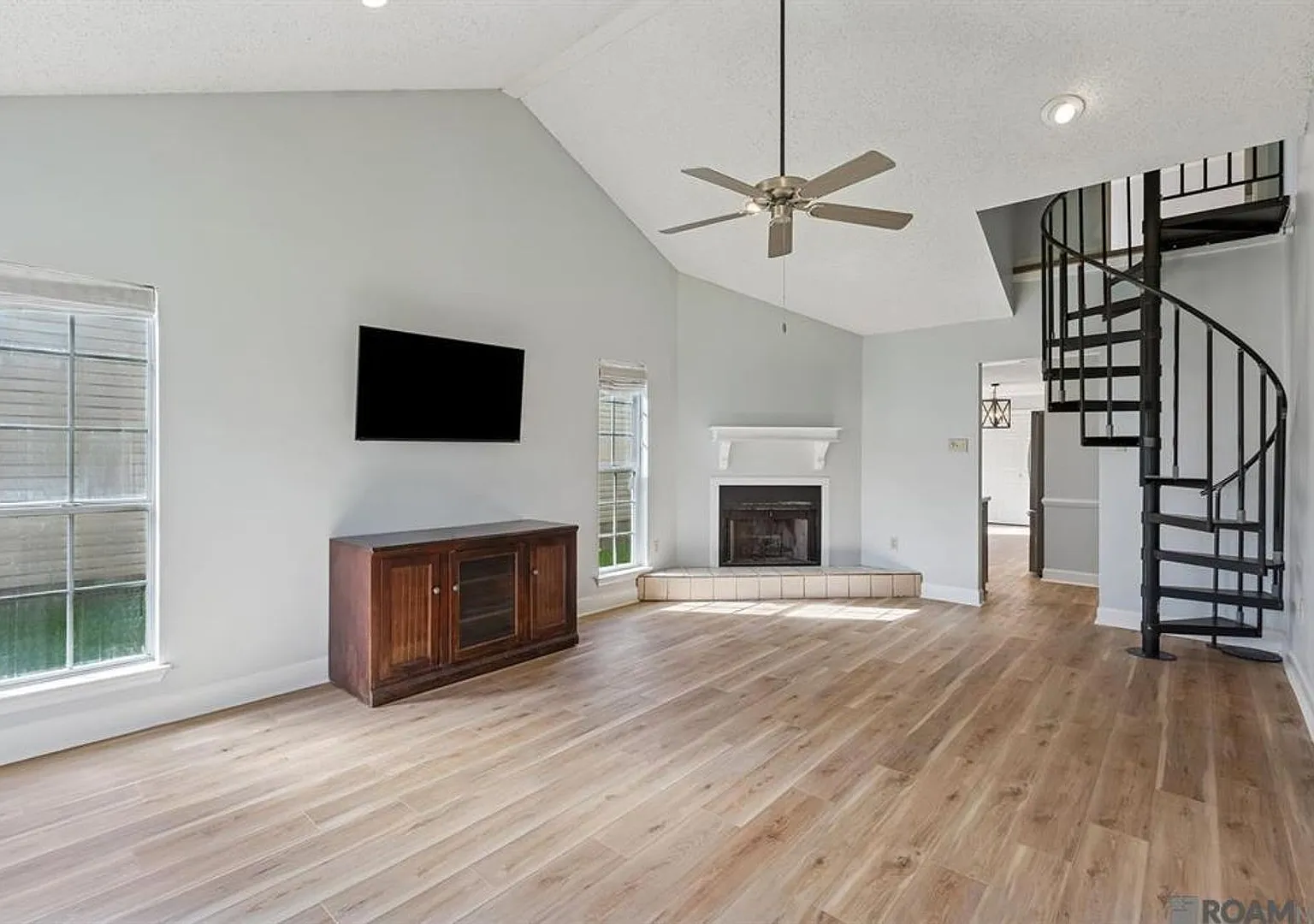 3325 Myrtle Grove — Photo 3