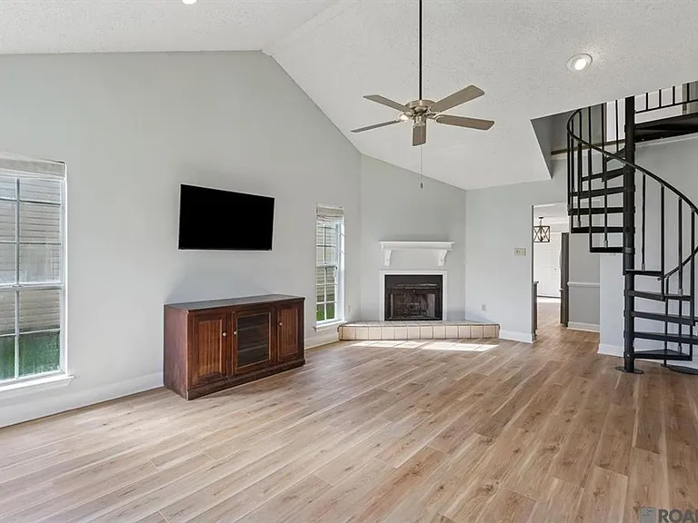 3325 Myrtle Grove Dr — Photo 3