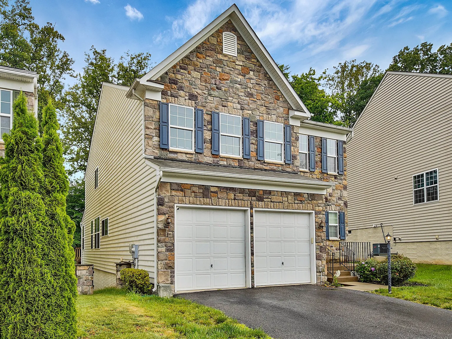 4 bed, 3.5 bath, 3698 sqft, $3,800 — Photo 4