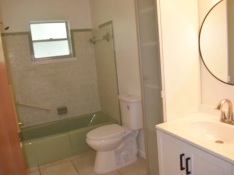 1881 SE Airoso Blvd — Photo 16