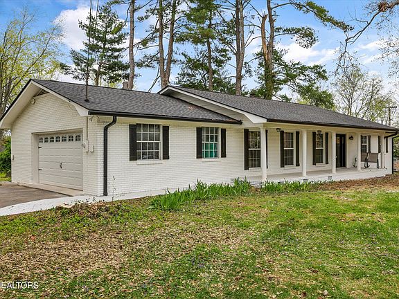 2nd image of 8808 Regent Ln