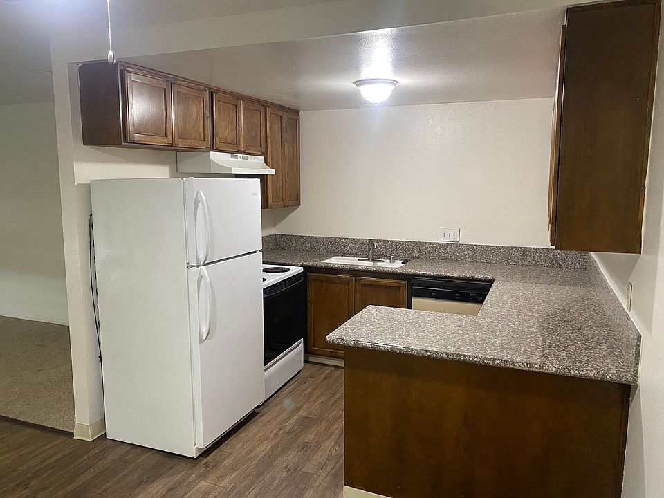 1st image of 1076 S Magnolia Ave APT 1