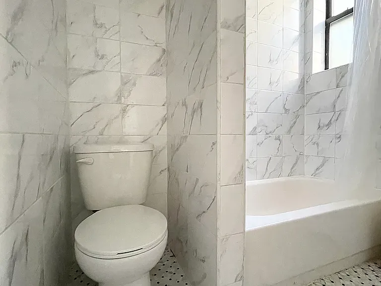 627 Morgan Ave #4 — Photo 4
