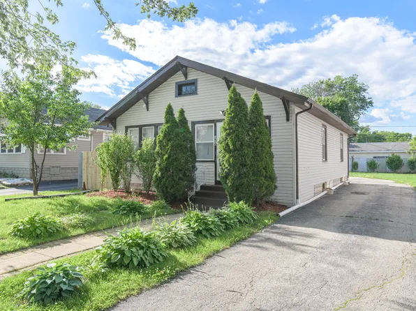 1610 W Monroe St, Waukegan, IL 60085