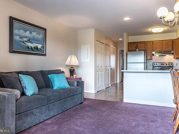 4th image of 12300 Jamaica Ave Unit 208