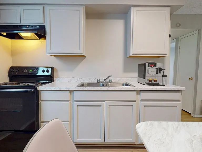 Biloxi Oaks Apartments — Photo 34