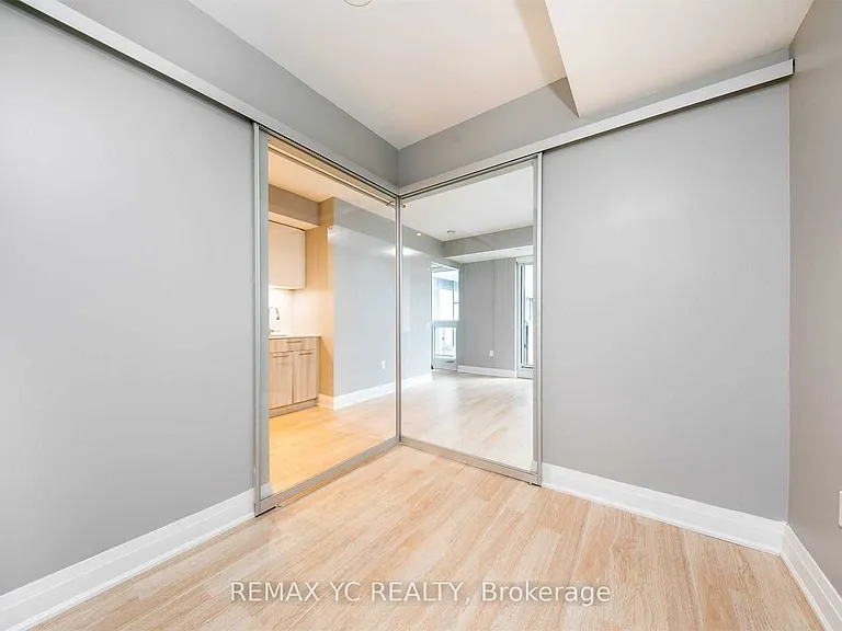251 Jarvis St #806 — Photo 10