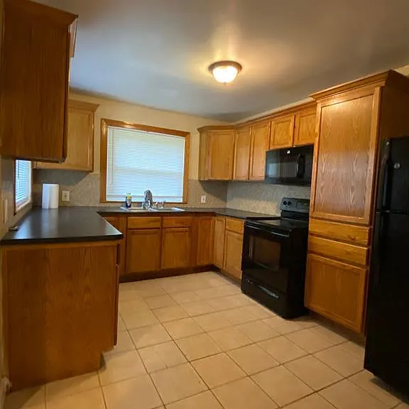3358 Poplar Ave — Photo 6