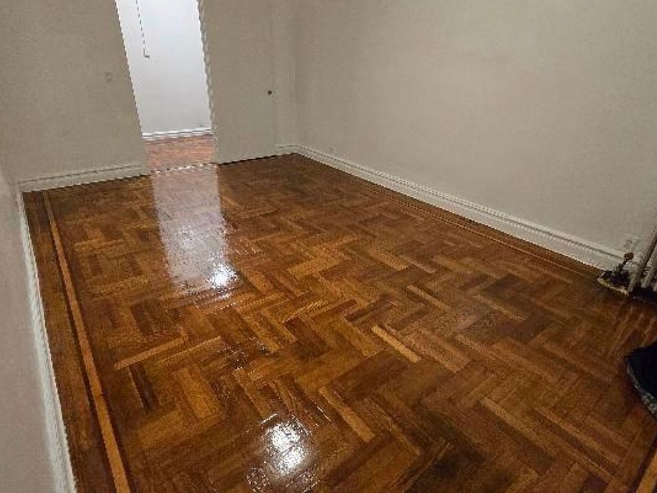 1st image of 150 W 182nd St #604