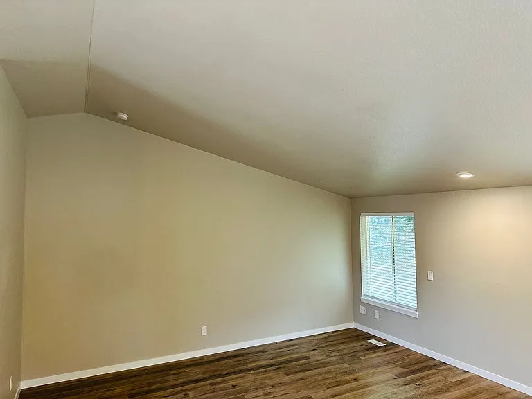 710 SE 135th Ct — Photo 9