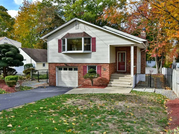 33 S Hillcrest Road, Suffern, NY 10901