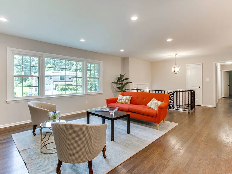 9112 Santayana Dr — Photo 8
