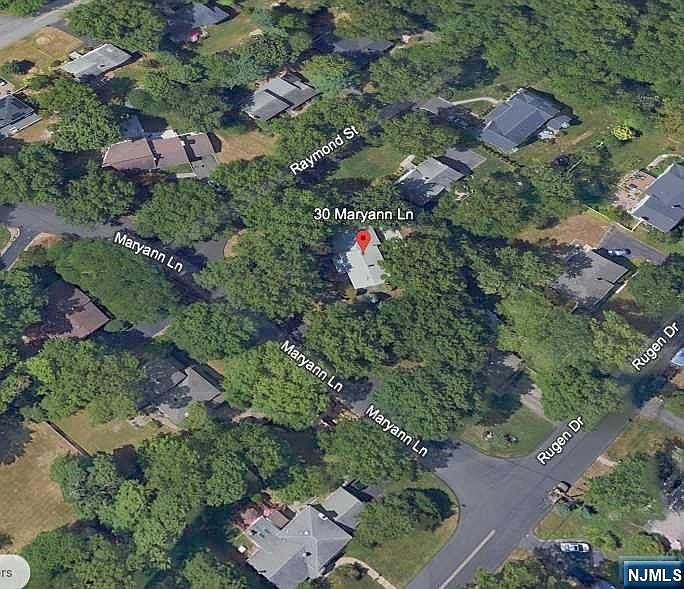 1st image of 30 Maryann Ln