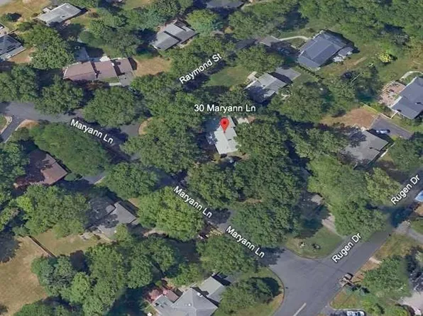 30 Maryann Ln, Harrington Park, NJ 07640