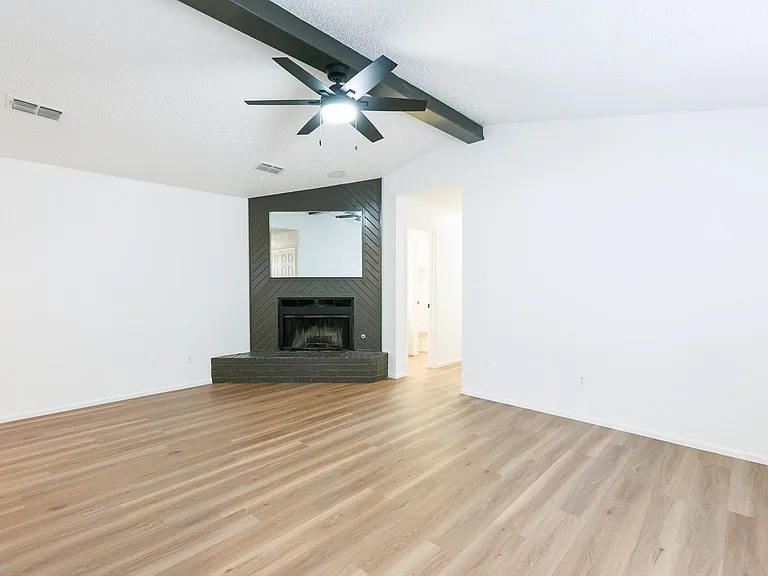 8214 Vernon Ave #B — Photo 5