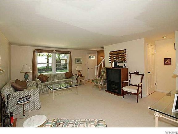 4th image of 60 Oakbrook Dr APT G