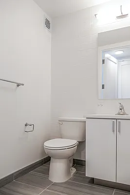 Rented by Greystar | media 7