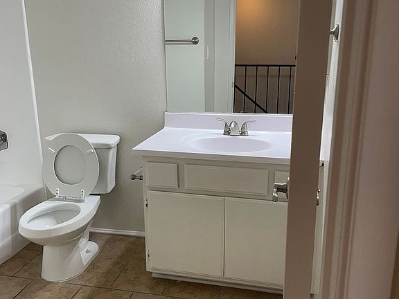 4th image of 55 N Mar Vista Ave APT 7