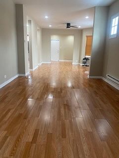 3rd image of 906 W 71st St