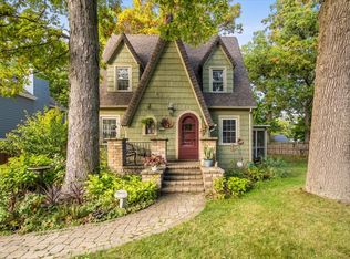 501 Dodson St, Geneva, IL 60134