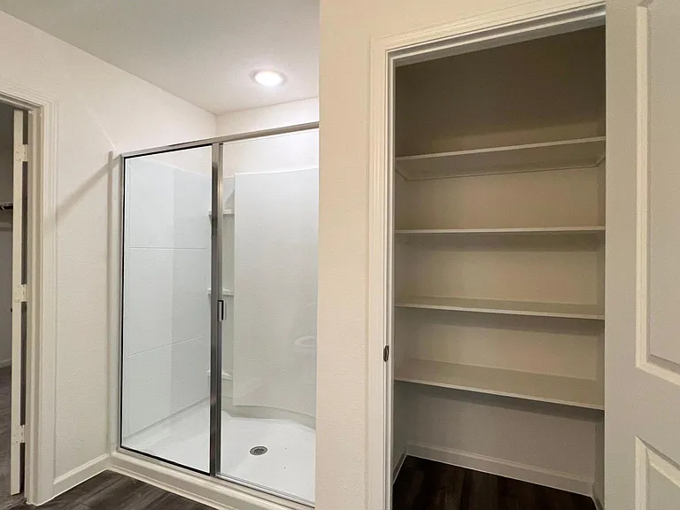 702 Camden Dr — Photo 30