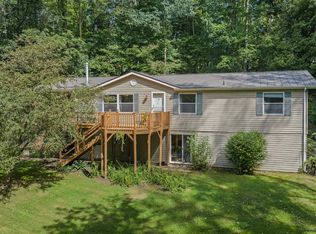 12969 Bunker Hill Dr, Cazenovia, WI 53924