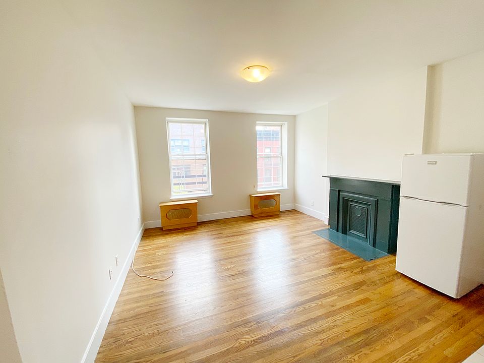 1st image of 226 E 59th St #22