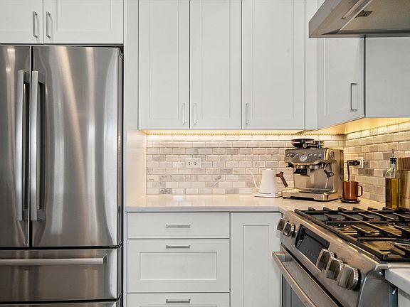 3rd image of 1739 N Humboldt Blvd Unit 2S