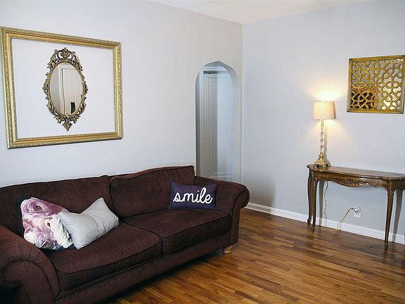 3rd image of 304 N Kelsey Ave