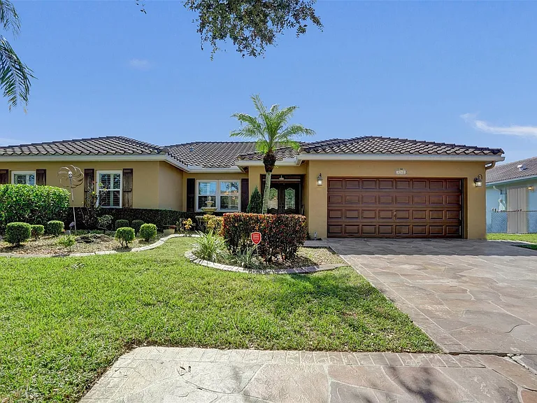4142 NW 58th Dr — Photo 3