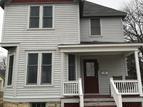 1615 W 4th St, Dixon, IL 61021