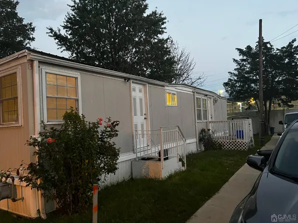 135 Oakdale Vlg, North Brunswick, NJ 08902