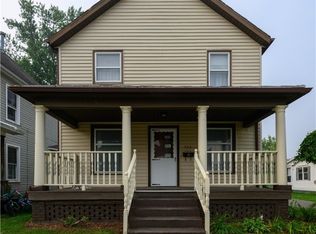 533 W 3rd St, Uhrichsville, OH