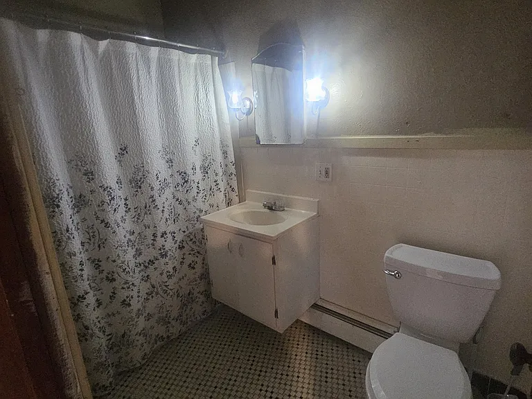 1015 Ludington St #2 — Photo 4