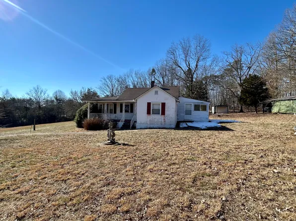 10457 Rockford School Rd, Gretna, VA 24557