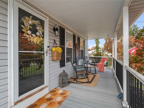 3rd image of 1276 Clay Pike