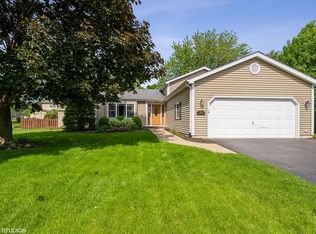 33076 N Ashley Dr, Grayslake, IL 60030