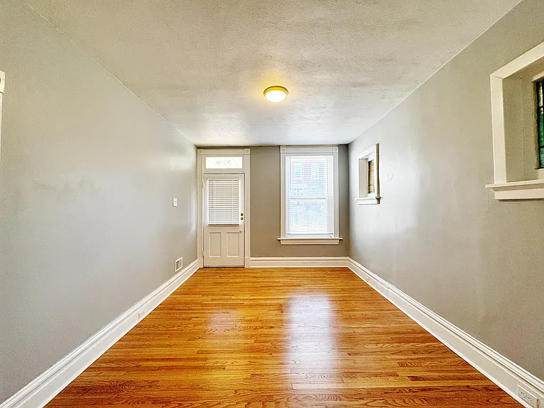 3808 Fairview Ave — Photo 3