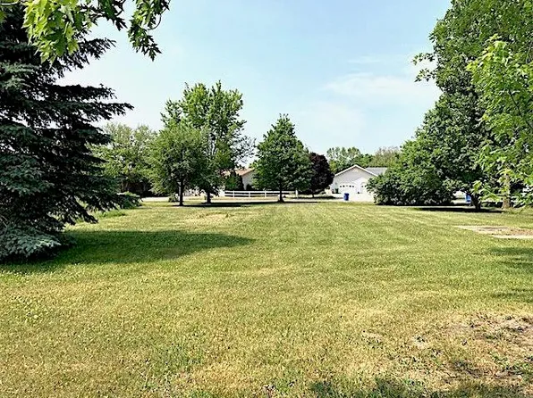 Lavonne St, Greene, IA 50636