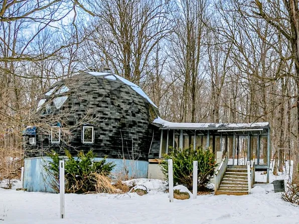 N4535 Oakland Dr, Waupaca, WI 54981