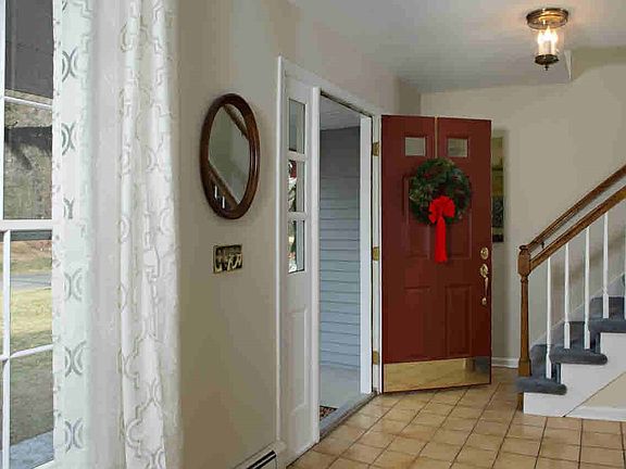 4th image of 54 Thornhill Dr