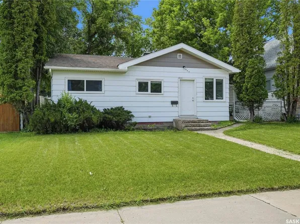 269 Iroquois STREET W, Moose Jaw, SK S6H 5A8