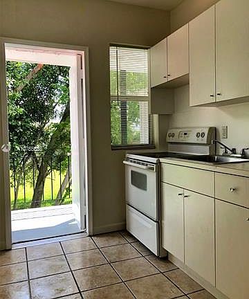 5th image of 109 NW 6th Ave APT 8